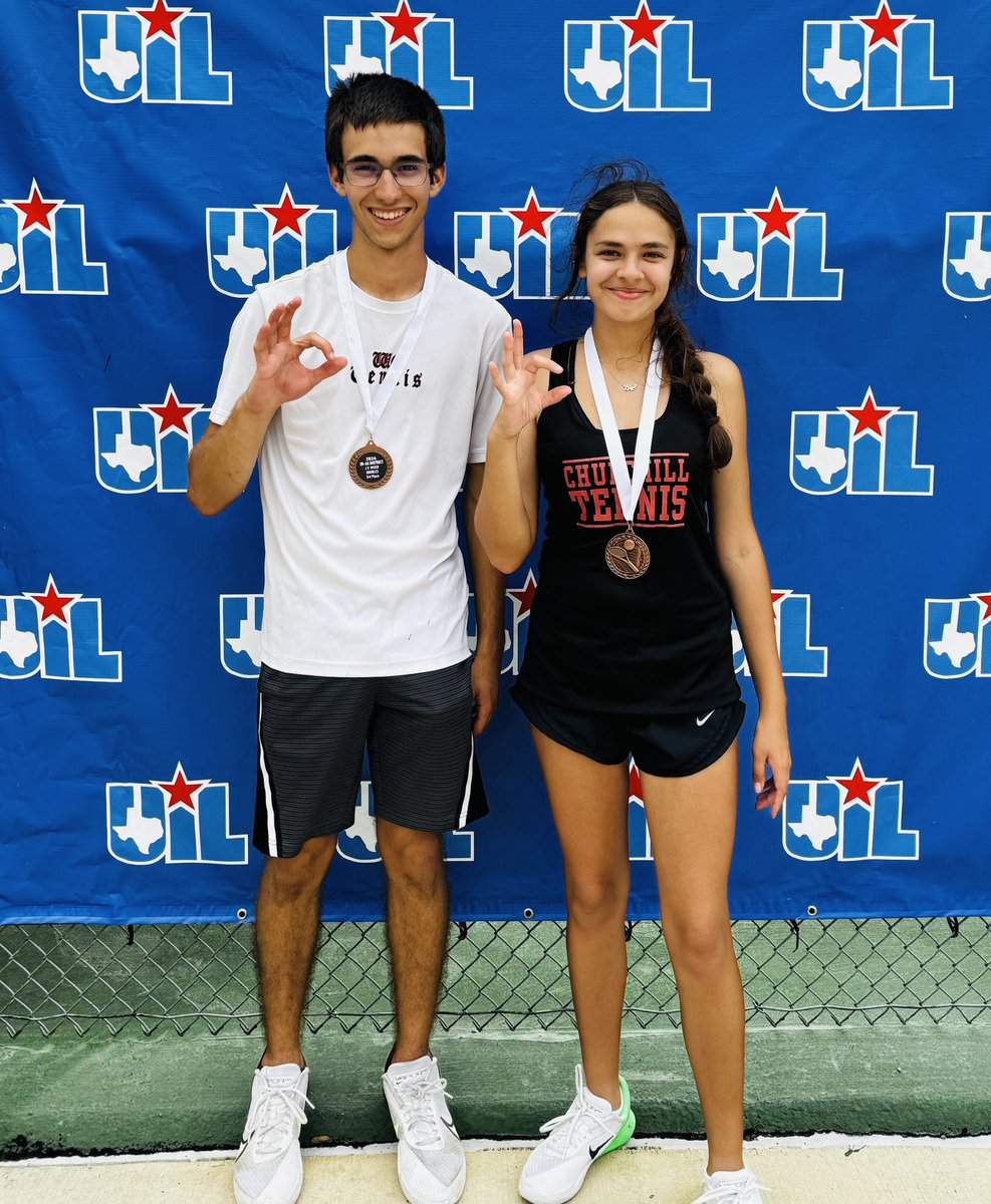 Congratulations to JV tennis players Antonio/Landon for placing 3rd 🥉 in boys doubles at Districts. Also, congratulations to Emma/Barrett for placing 3rd 🥉 in MXD Doubles at Districts. Great job JV Tennis Chargers! 🖤🖤🖤🖤❤️