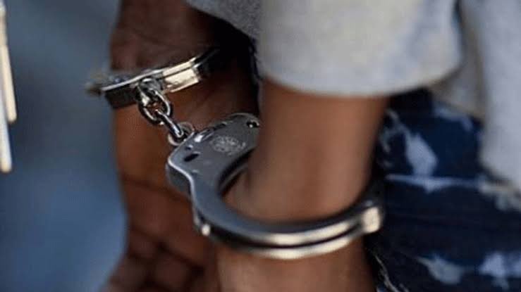 #saupdate
#BreakingNews

A 48-year-old woman from Leshikishiki village in Lebowakgomo, Limpopo, has been arrested for the gruesome murder of her 18-year-old wheelchair-bound son on Friday