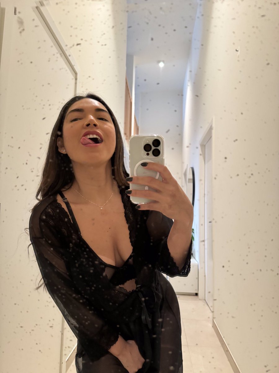 Mia Nins tweet media