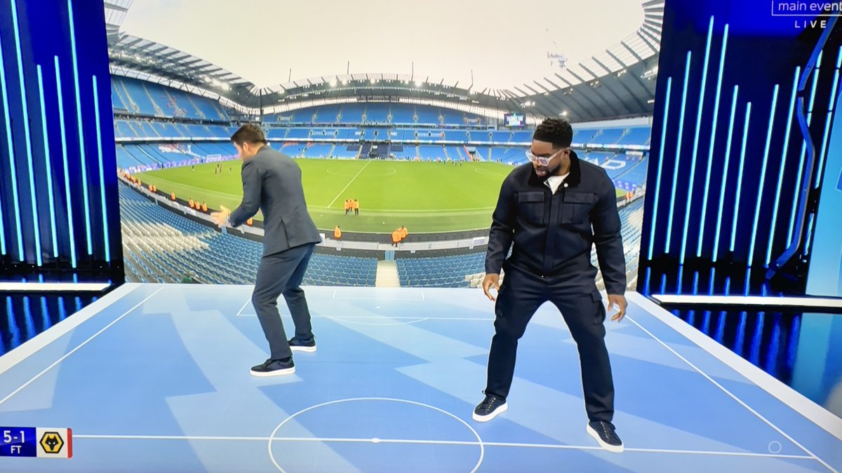 BeardedGenius's tweet photo. Jump to the right and shake a hand
Jump to the left and you shake that hand
Meet new friends, tie some yarn
That's how ya' do the Scarn https://t.co/N7c0PwKjFa