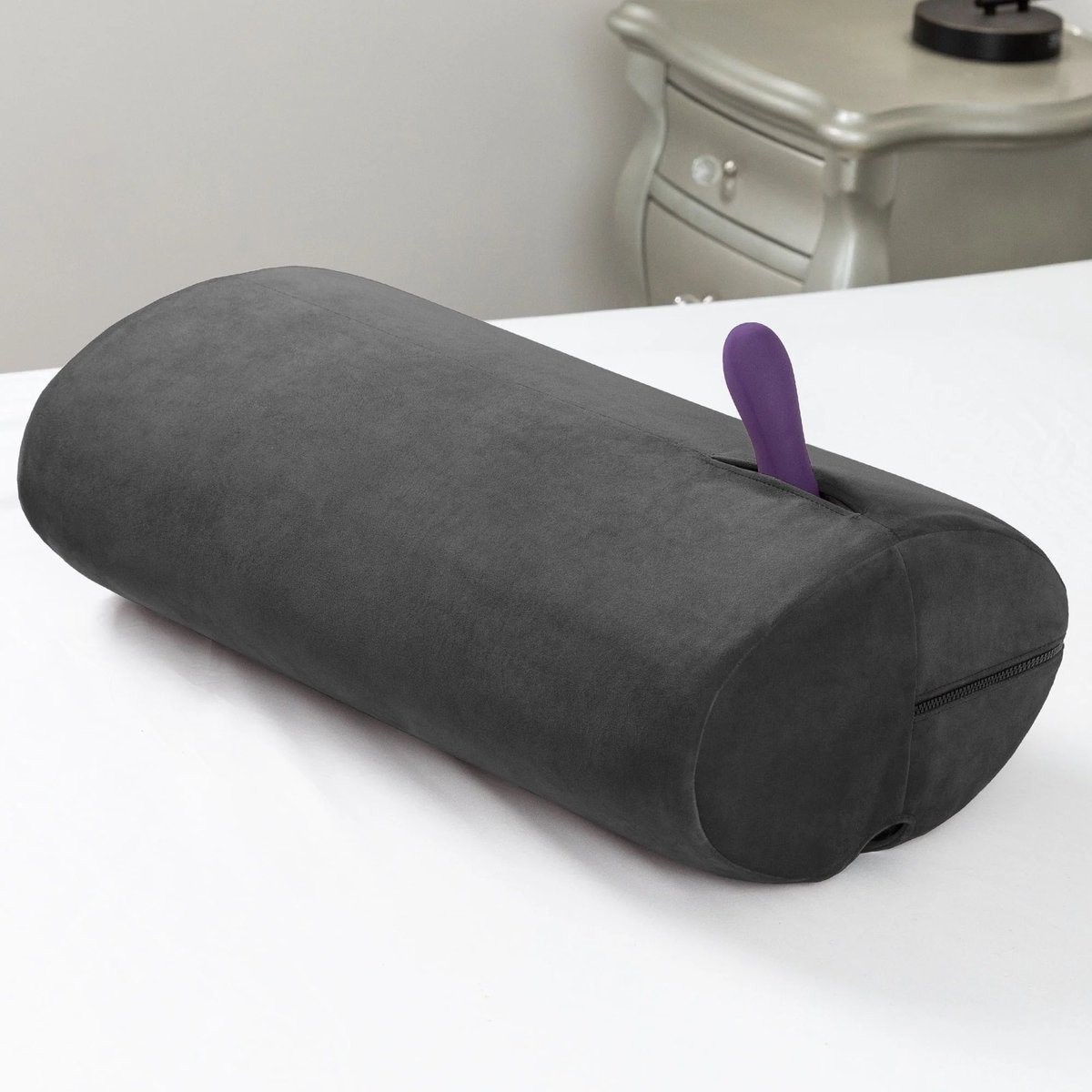 Meet your new best friend! 🐱✨ Introducing the Wing Toy Mount in sleek Black Microvelvet – the purr-fect accessory for endless playtime fun! 👉 ohsensa.com/products/wing-…

 #PlaytimeEssentials #giftforher #ohsensa #bedtimeroutine #bodyhealth #massagetherapy #solo #bedaccessories