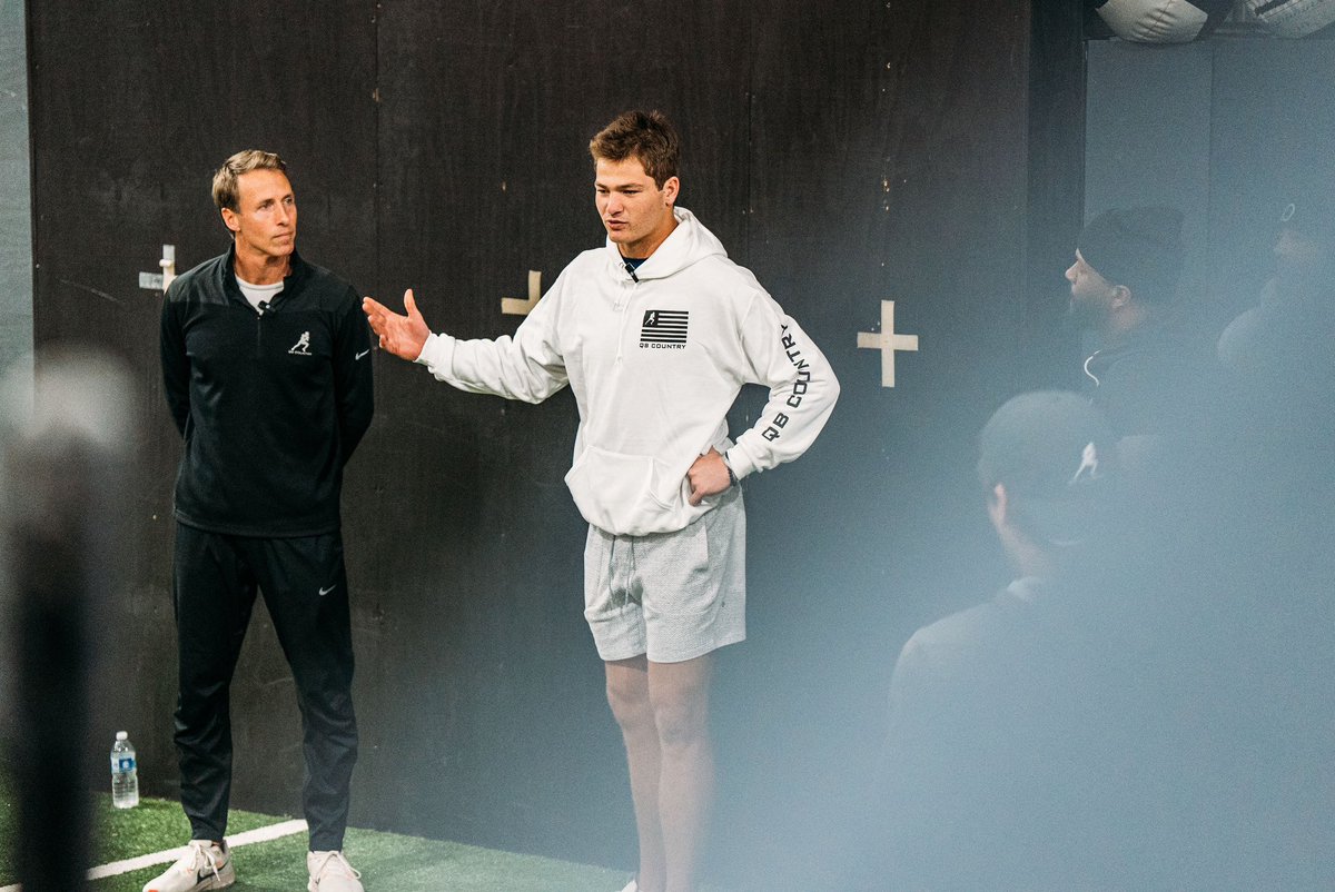 QB Country tweet media