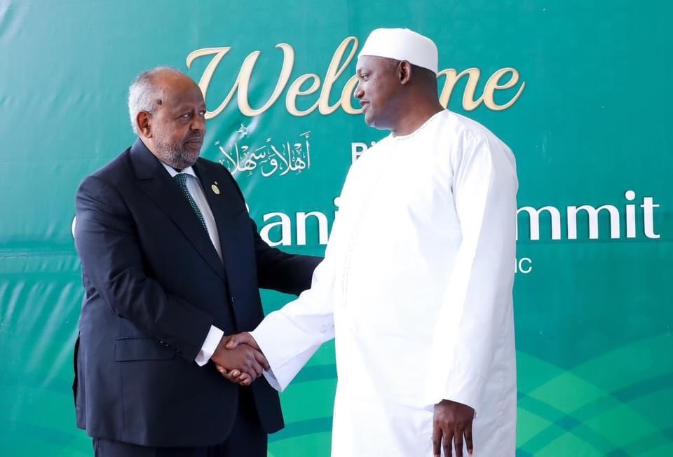 Le pdt Guelleh poursuit ses rencontres bilatérales avec ses pairs africains en marge du sommet de Banjul .