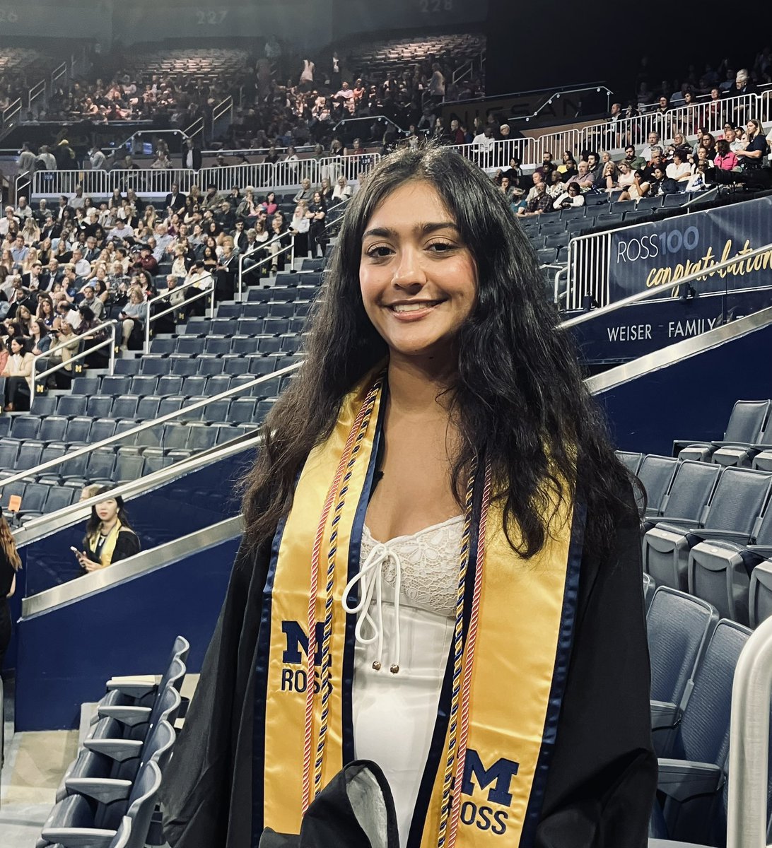 Congratulations to all the graduates @UMich. Our daughter graduated from @MichiganRoss Go Blue!
