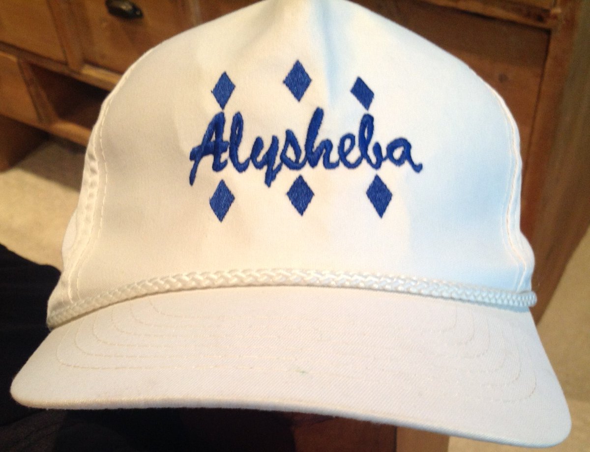Alysheba…owned by a Ranching family from Midland, TX. I am fortunate to be friends of the family, especially Chris, who I graduated Midland High with ‘72.  He gave me this cap and he was very proud for his mom & sister, owners of Alysheba.

racingmuseum.org/hall-of-fame/h…