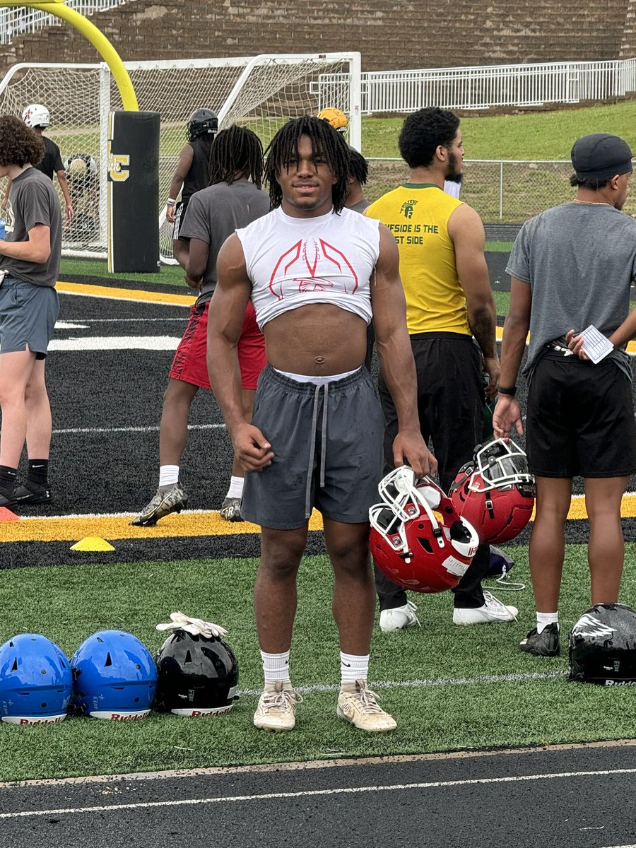 Thankful to @Coach_CJohnson8 @CoachHunt93 @coachnorwood910 for allowing me to showcase my talents at the #910classic. Next up, #FREAKSHOW 
2% Better Everyday 💯

40 - 4.47