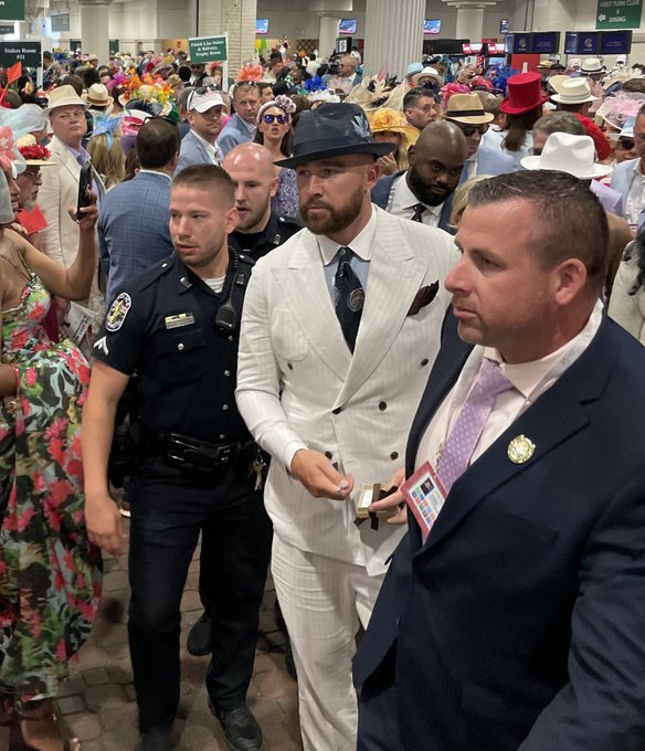 Travis Kelce's fit for the Kentucky Derby 🔥