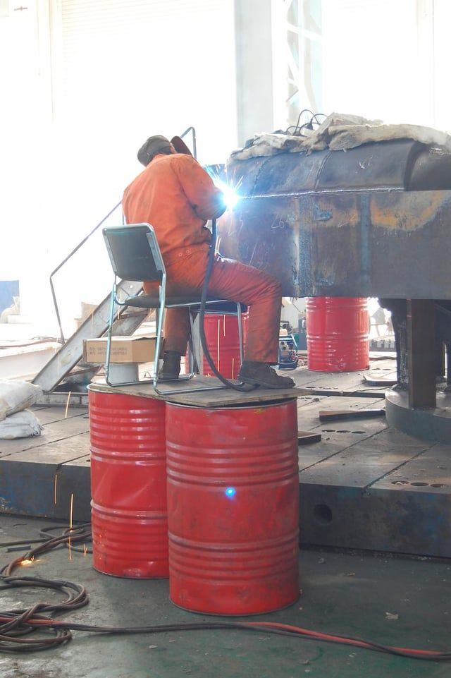 Anyone who has played video games knows the red barrels explode! 😂 

#funny #OSHA #safety #fail #constructionfails #constructionDailyReports #Construction #contractors #builder #building #CDR #subcontractors #constructionworker #constructionmanager #generalcontractor
