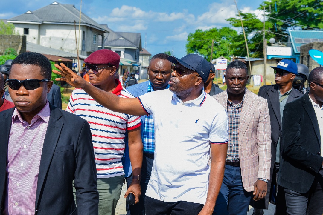 Having received numerous reports of abandonment, I personally visited the Bori internal roads this afternoon to assess the level of work that has been done. 

As such, I have directed the contractor to return to the site and proceed with the work, as we have fulfilled 70% of our…