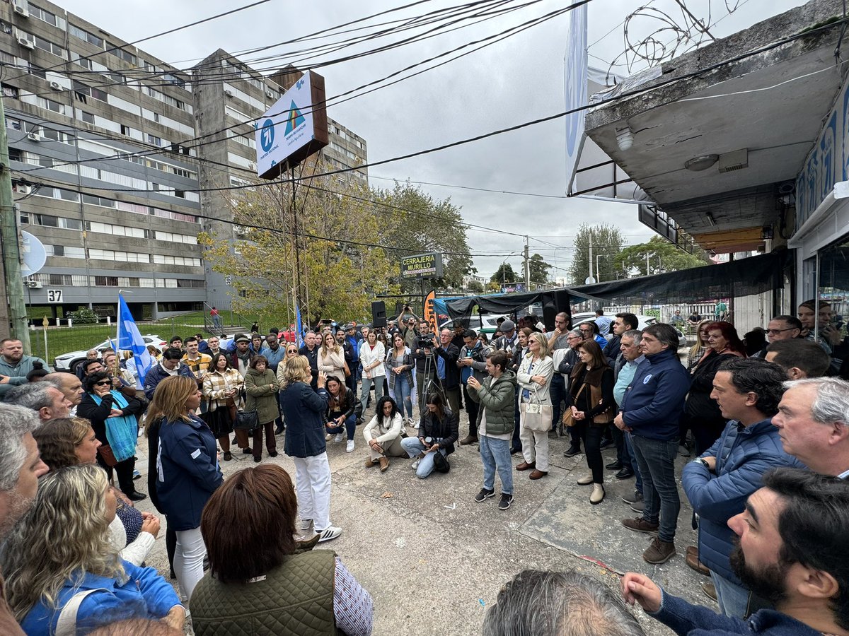 ¡Llegamos a Malvín Norte con toda la energía! Pueden encontrarnos en Hipólito Yrigoyen 2038, de puertas abiertas para que juntos #HagamosHistoria 💪