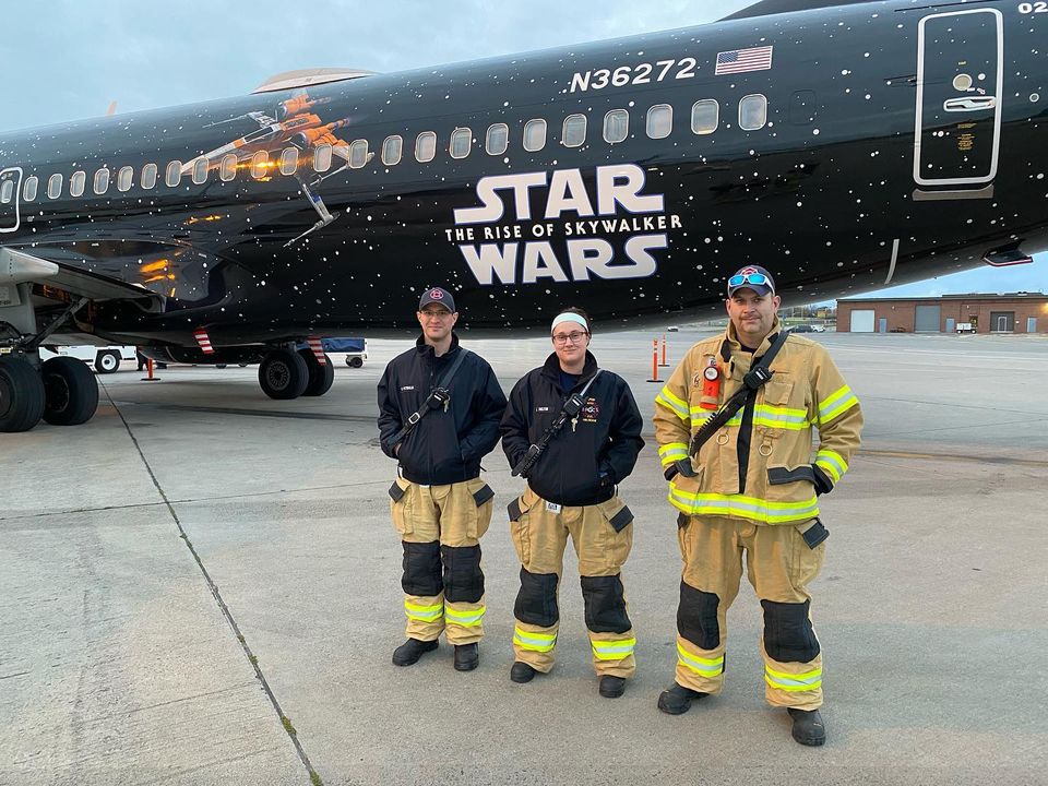 That time we were treated to a surprise sighting of the <a href="/united/">United Airlines</a> ‘The Rise of Skywalker’ 737! #MayThe4thBeWithYou #FlyROC

📸 Rochester, NY Airport Firefighters Association - IAFF Local 1636