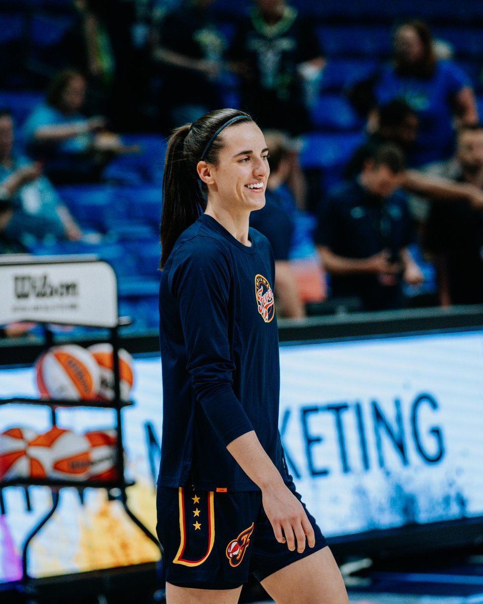 first warmup for @CaitlinClark22 in the wnba 📸