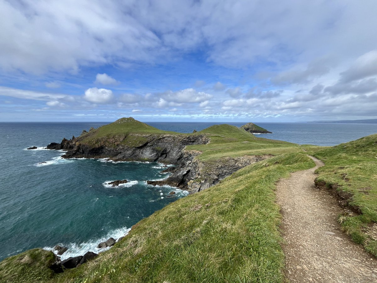 【SWCP13日目】
2024/05/02
Delabole Point〜Brea Hill
歩行距離：23.2km
歩行時間：7時間05分

朝から雨と強風で、テントの撤収に一苦労。ポールが曲がり、全室のフライが少し破けたがなんとか無事。