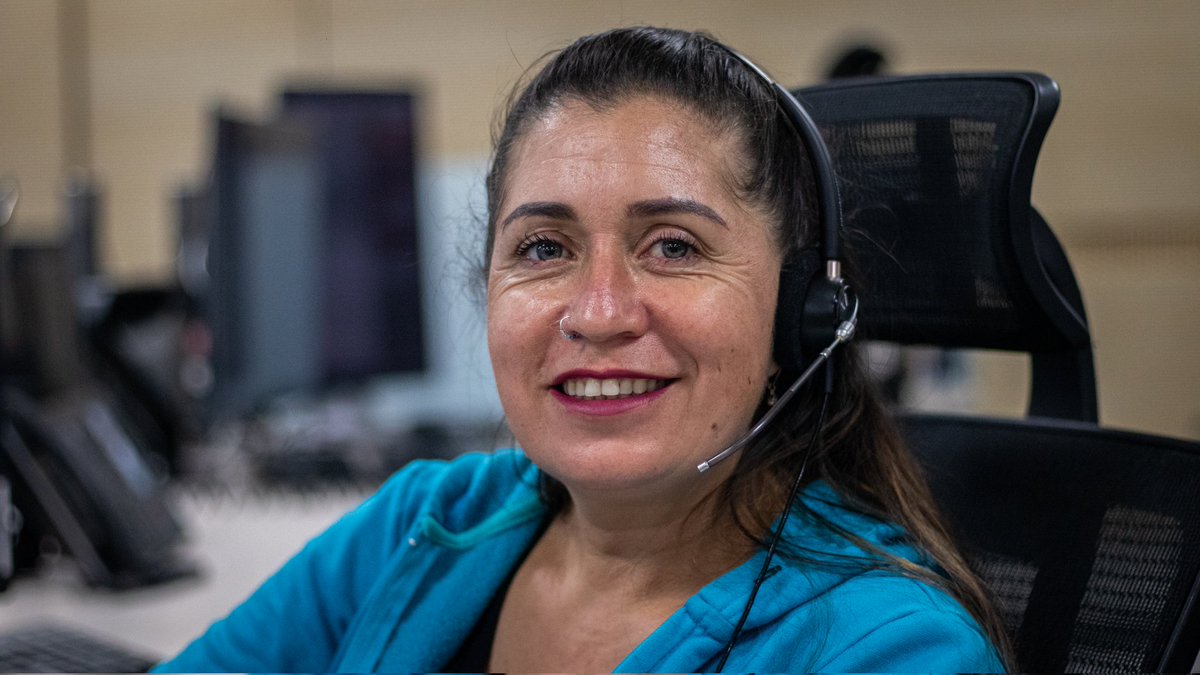 SeguridadBOG's tweet photo. Gracias a los operadores y operadoras de nuestra #Línea123 día y noche estamos salvando vidas en Bogotá.

Ya son más de 317 millones de llamadas que han atendido en estos 17 años de servicio.

En el #DíaDelOperador agradecemos su entrega y dedicación con la ciudadanía. https://t.co/9wbIKMwlHN