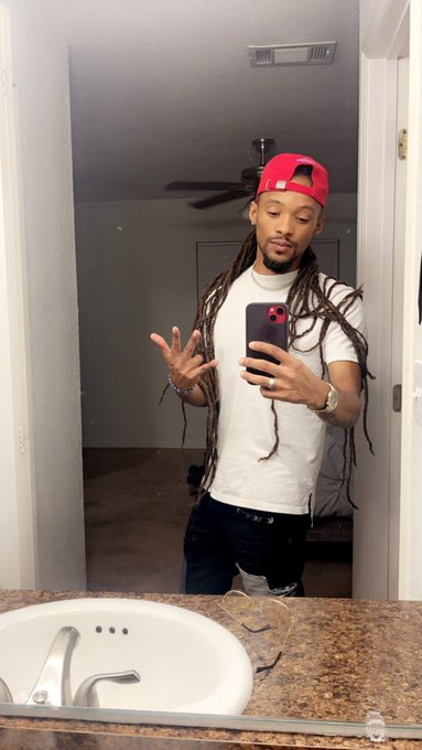 In largo fl!  https://t.co/XoTYrpBQPf  Go show my page some love ! https://t.co/pIXgegOUIK<a href="/tag/blackexcellence"class="tags"><span>#blackexcellence</span></a>