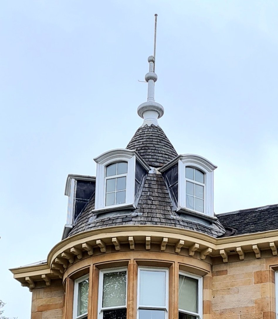 Love this bow window topped by a candle snuffer roof with dorner windows on Nithsdale Road in the Pollokshields area of Glasgow.

#glasgow #architecture #glasgowbuildings #pollokshields #architecturephotography #buildingphotography