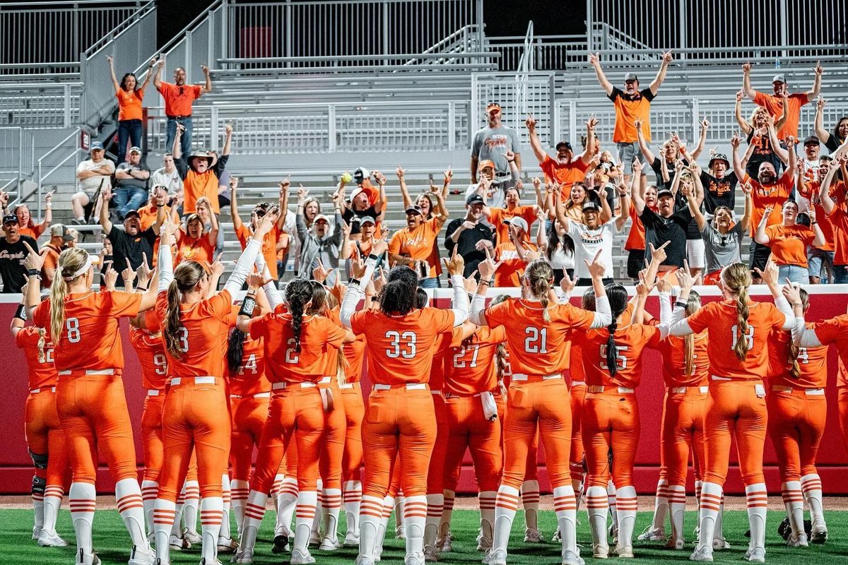 “Godwin, man, what a night. This kid is special. Ice water going right through her veins,” - @cowgirlsb head coach Kenny Gajewski on Karli Godwin's performance in game one vs. Oklahoma. 🔗 d1sb.co/4dohZds