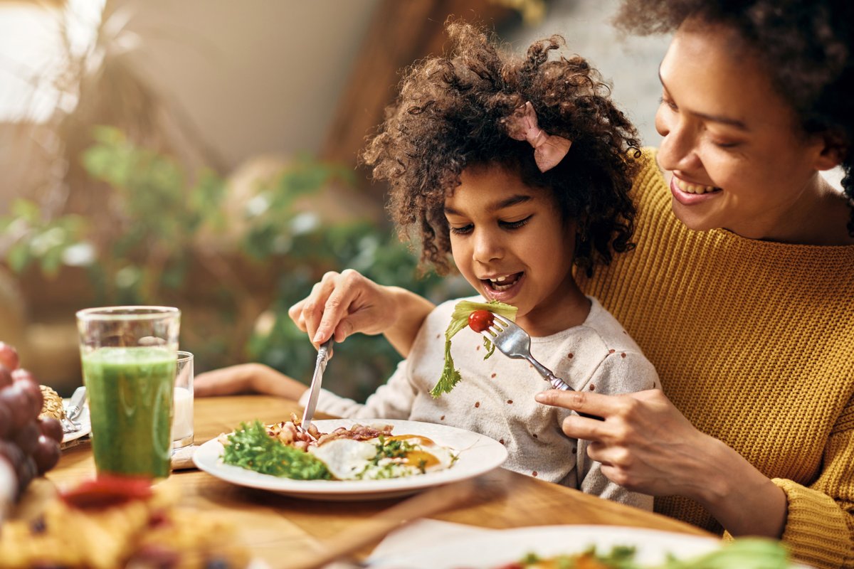 Eat fruits and vegetables and your kids will too. They learn from watching you. bit.ly/4bims06 #WIC #HealthyEating #NationalFamilyWellnessMonth