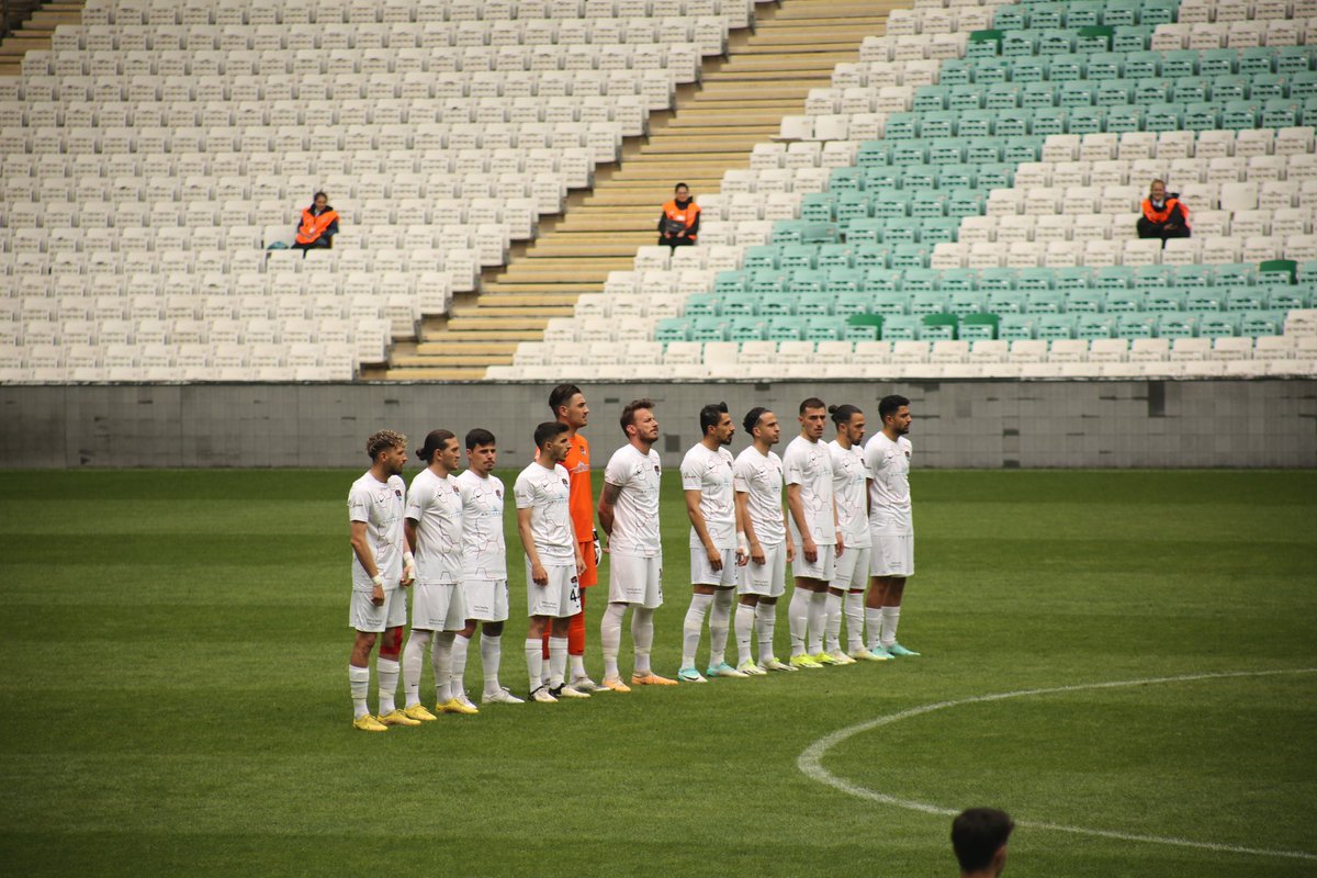 Vanspor FK yalnız değildir. Haksızlığa karşı dik duruş sergileyen @vansporfk’yı tebrik ederiz. 👏