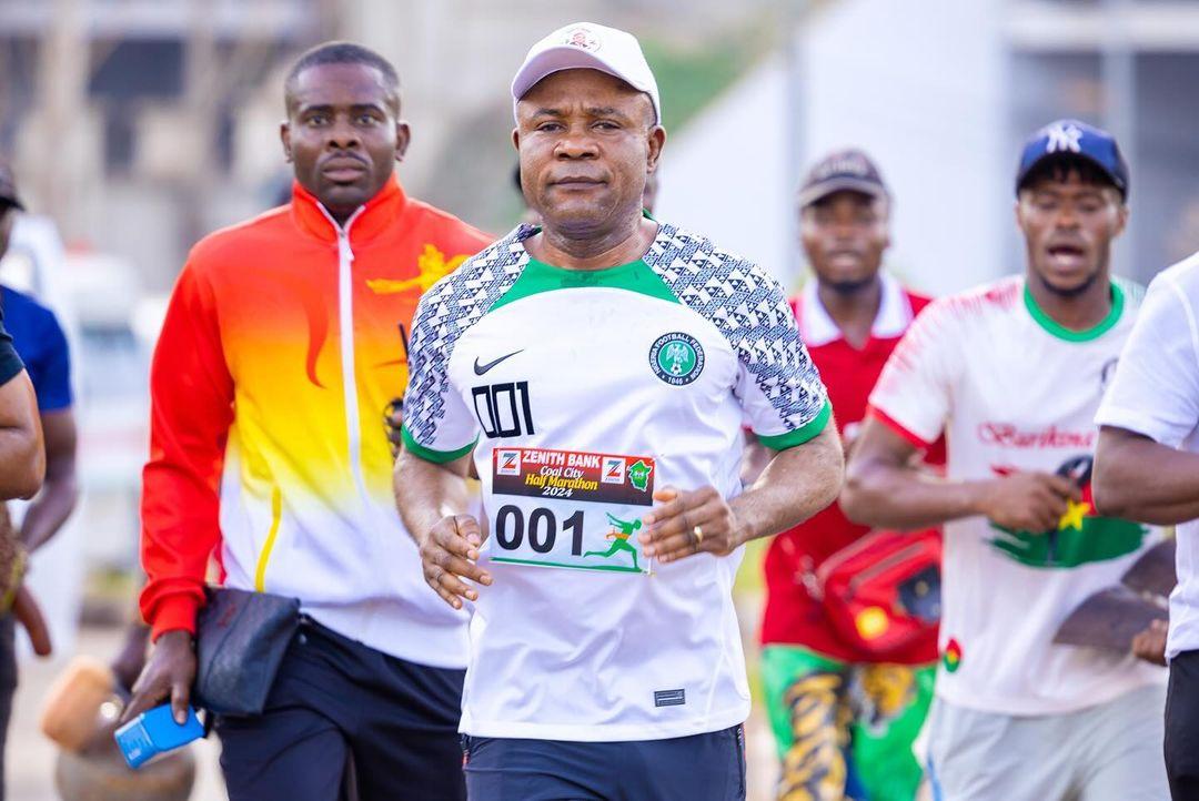 Gov Peter Mbah today participated in the 2024 Coal City Half Marathon. He stated that the 21.79km marathon, which kicked off at the Cathedral, would serve as an opportunity to discover young talents and for all sports lovers as well as the elderly to keep fit and live a healthy/