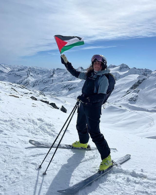 A pro-Palestine activist proudly waves the Palestinian flag while backcountry skiing at Whistler Blackcomb in Canada.🇵🇸