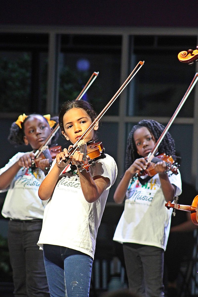 DiggsLatham's tweet photo. Congratulations to our students on such a successful Seminario today with #WinstonSalemSymphonyPLAYMusic at the #IntergenerationalCenterforArtsandWellness. We are so proud of you all. #TigerPride #CreatingOurMasterpiece https://t.co/pSOSSovLf5