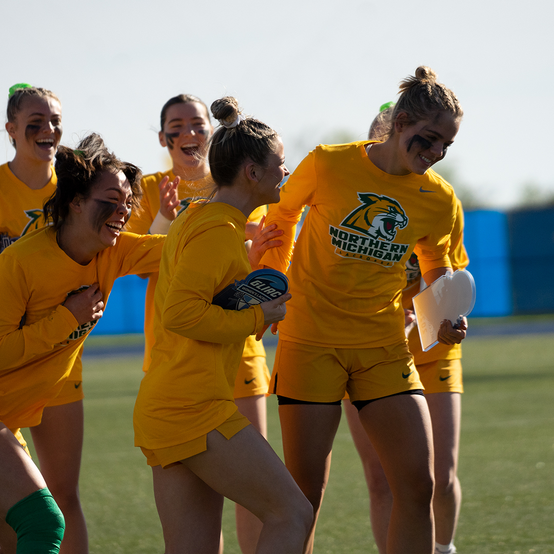 nmuwlax tweet picture