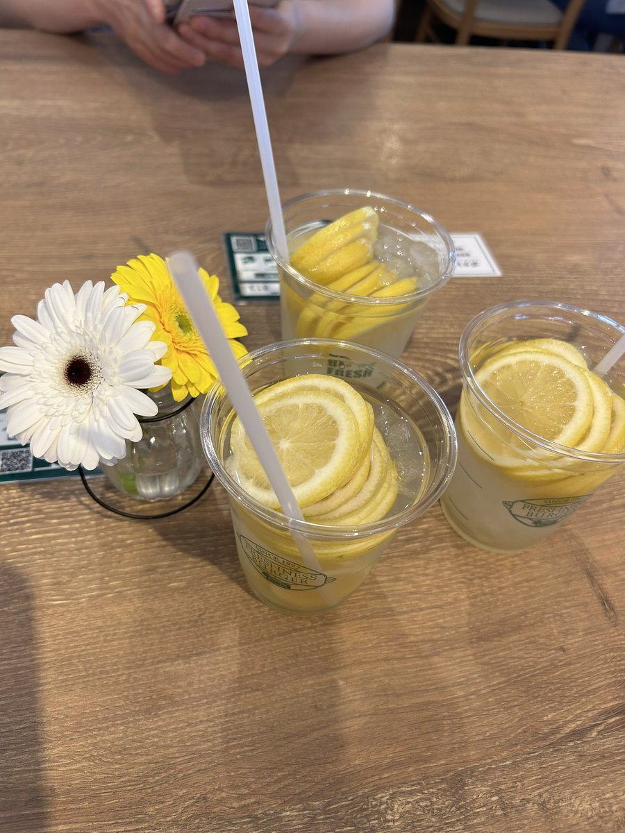 hirorinn325's tweet image. #AnotherBlend
 #DYCUBE
実は早めに現地入り
🥯食べたり
🍋お茶したり
楽しい時間を過ごしてました