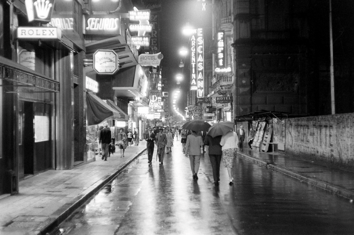 OldArg1810's tweet photo. Fotografías que retratan a la Ciudad de Buenos Aires durante los meses de abril y mayo del año 1964. 1/7 https://t.co/GDq8odmyvY