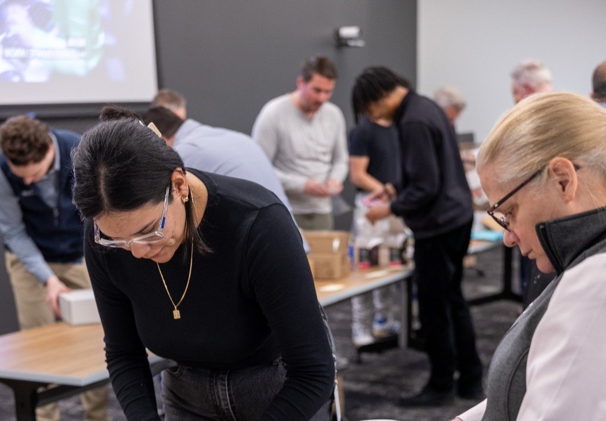 This week, our Cboe Unidos Associate Resource Group invited team members to help assemble care packages for women and children being supported by @Mujereslatinas, a Chicago organization that empowers Latinas and their families. Giving back together is always enjoyable! #OurCboe