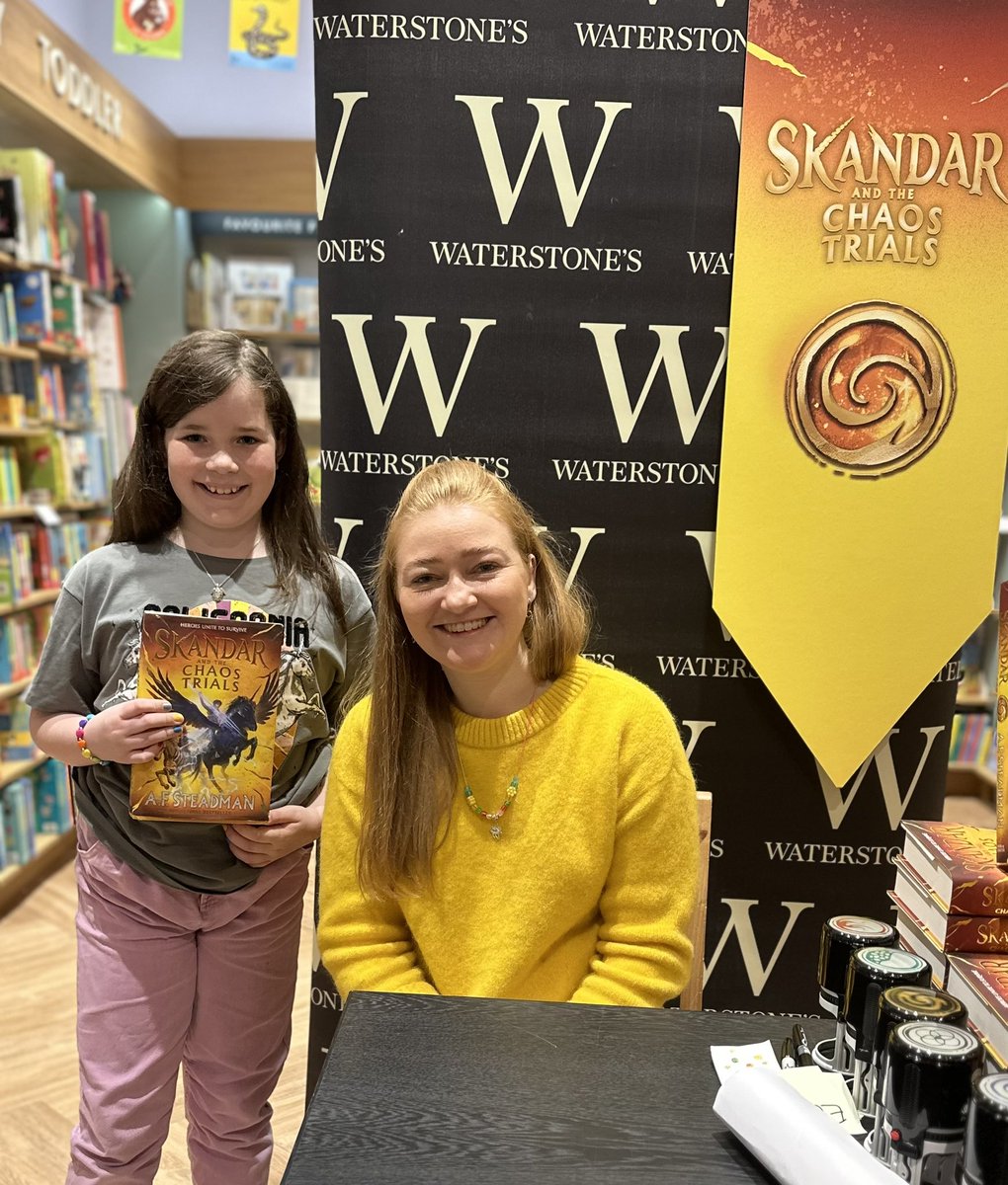 Best day of her life apparently! Meeting her favourite author, thank you @annabelwriter