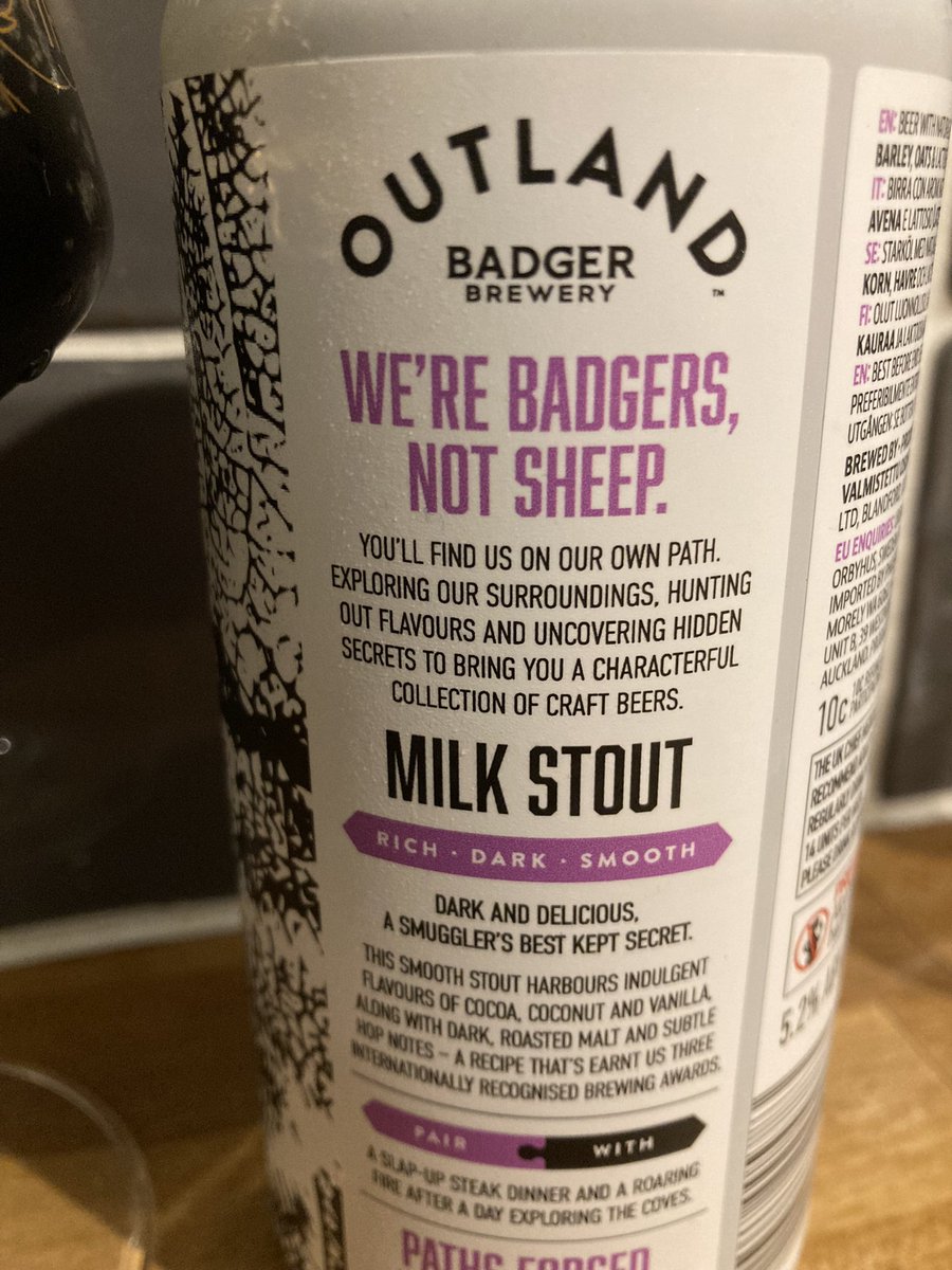 My word, this is good! Creamy, rich, unctuous, yet without cloying or buckets of confectionery adjuncts. Notes of rum, molasses, coffee, coconut, honeycomb, chocolate, malt, Ovaltine, toast. All in superb natural balance. Lush. Chapeau, @Badgerales! #Stouturday