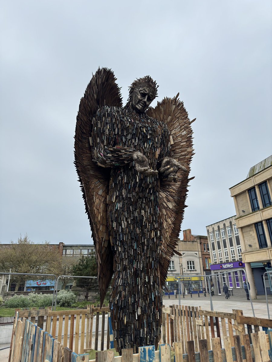The #KnifeAngel has arrived in #NorthSomerset! The angel will be in the Italian Gardens, #Weston until Thursday 30 May. For more information about the statue and the various events and activities across North Somerset, visit n-somerset.gov.uk/knifeangel #KnifeAngelNorthSomerset