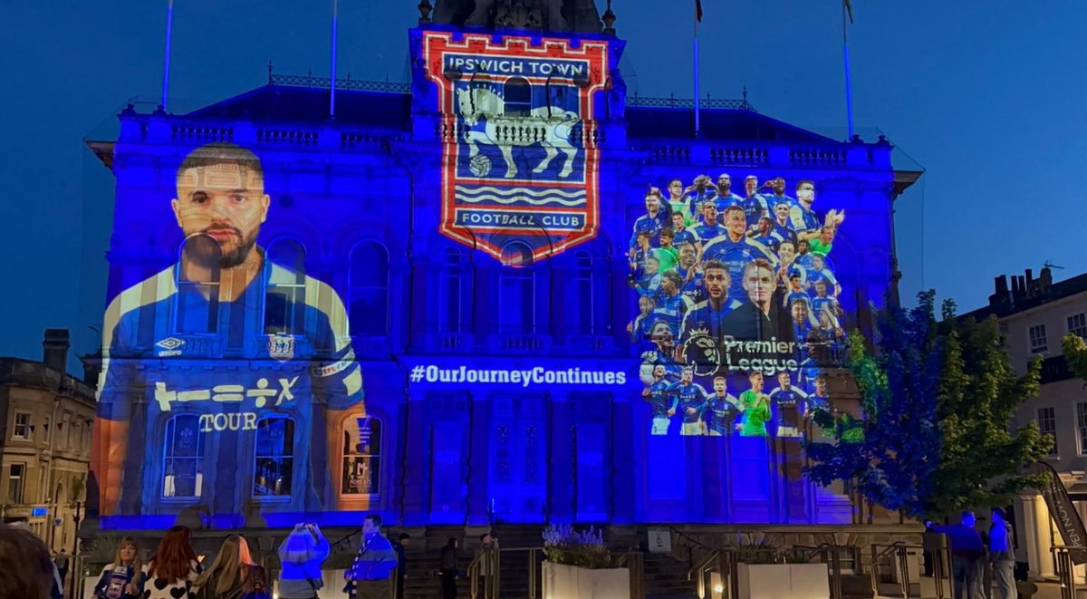 #Ipswich Town hall lit up #itfc #promotiom looks fabulous 💙🤍