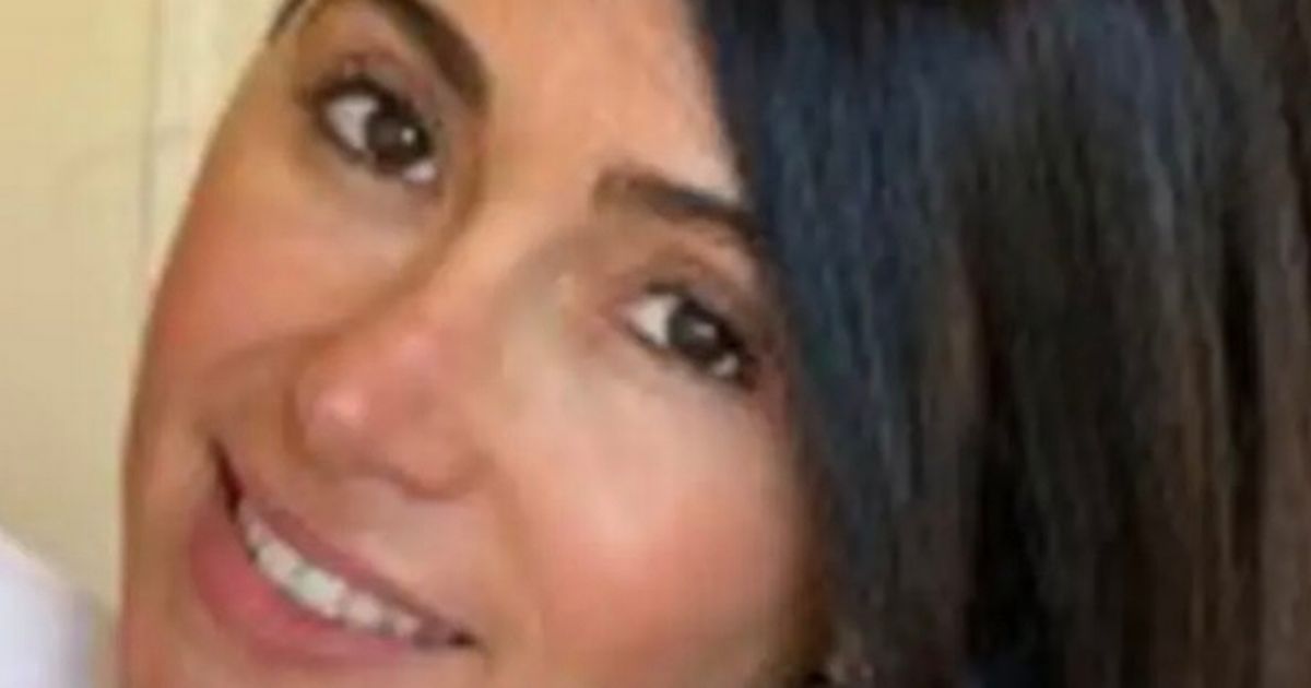 Teacher 'groomed and groped her 14-year-old female student in school hallway' claim parents mirror.co.uk/news/us-news/t…