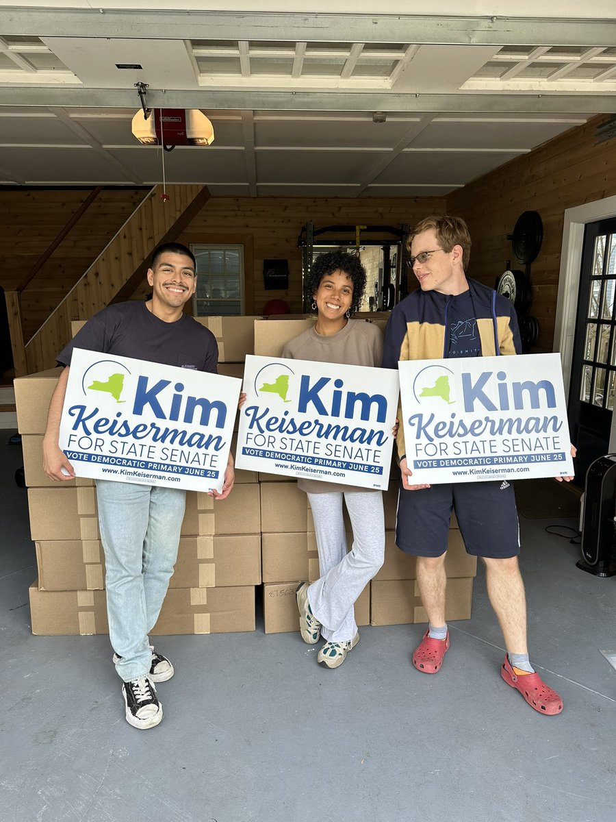 ‼️ BREAKING NEWS: our lawn signs have arrived! Click the link below to sign up and get yours today, ready for pick up or delivery right to your front lawn. docs.google.com/forms/d/e/1FAI…