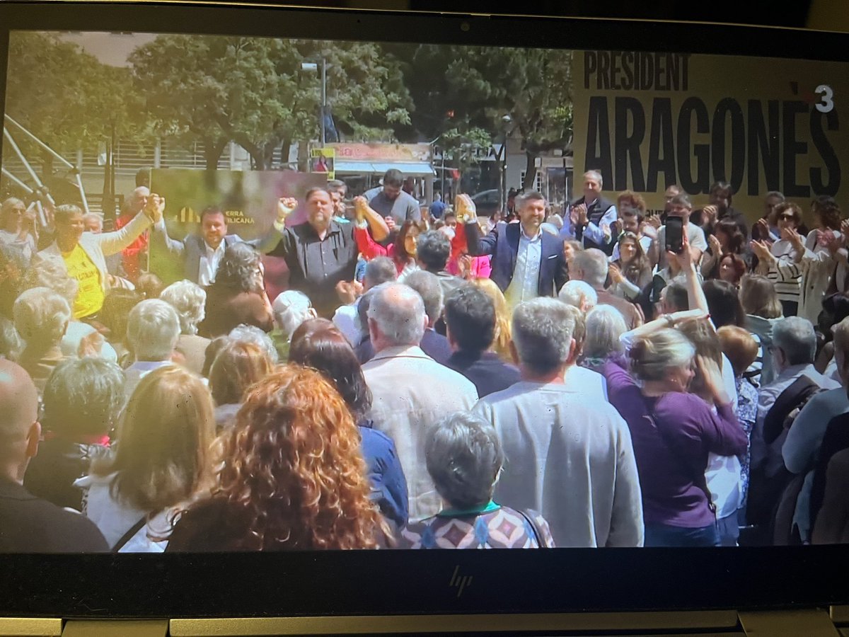 Foto de tv3, el PSC no sumen ni 1000 persones a Montmeló, mentre a Argelers, @JuntsXCat passàvem de les 3000 persones!! A Pineda ERC algun centenar…