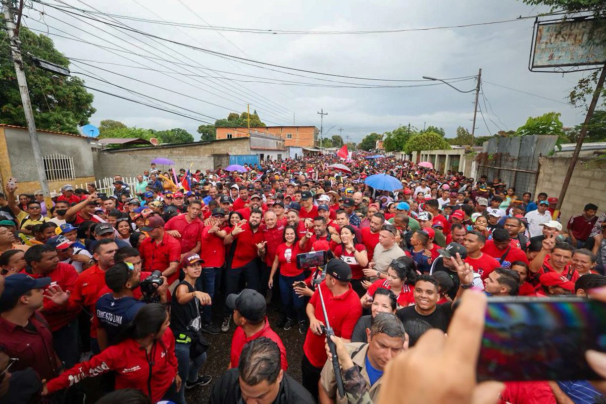 Hermoso pueblo Caicara de Maturín, municipio Cedeño, del estado Monagas, que ha desbordado sus calles, demostrando que ante las sanciones los venezolanos y las venezolanas seguiremos avanzando hacia el futuro de Paz. ¡Vamos pa’ lante!