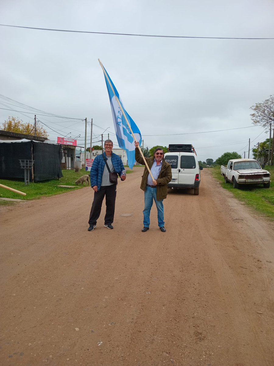 Hoy llevamos las propuestas de #LauraRaffo al Barrio Umpierrez!! #HagamosHistoria #HayOtraForma de hacer política #almirondiputada #Sumar