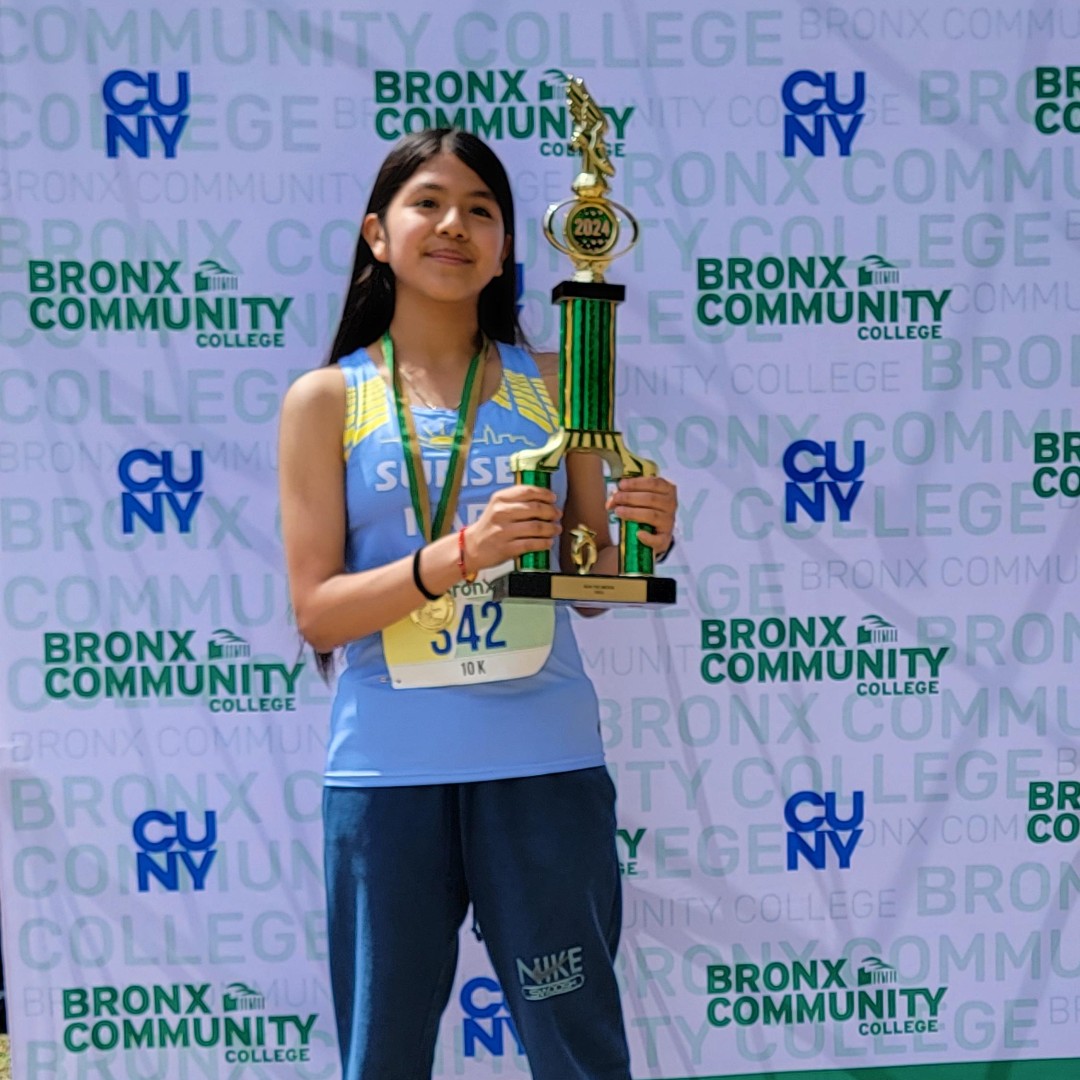 Congrats to 10K Overall Female 2nd place finisher Mayte Vidal
@CUNY @RUNTHEBRONX 
#RTB24 #RUNTHEBRONX
#CUNY #bronxcc #bcccuny #bronxcommunitycollege #bronx #thebronx #running
