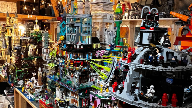 A LEGO builder takes parts of his massive collection on the road to build a better community, one brick at a time. (WSET)

Read more at: bit.ly/4amavFf