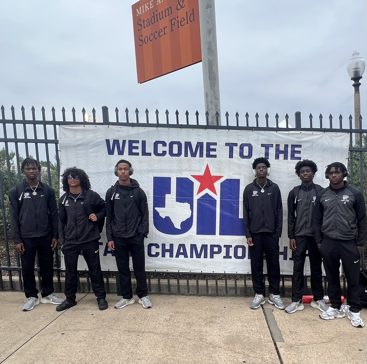 Wildcats are in the building! <a href="/JastonHamilton/">Jaston Hamilton</a> <a href="/Jedadiahhh/">Jedadiah Stockton</a> <a href="/CTubbs2026/">Charvis Tubbs2026</a> <a href="/faevafields/">Robert Fields</a> <a href="/KeshawanLamont/">Keshawan Lamont</a> <a href="/5starwilll/">William Baxter</a> <a href="/HumbleISD_Ath/">Humble ISD Athletics</a> <a href="/HumbleISD_HHS/">Humble High School</a>