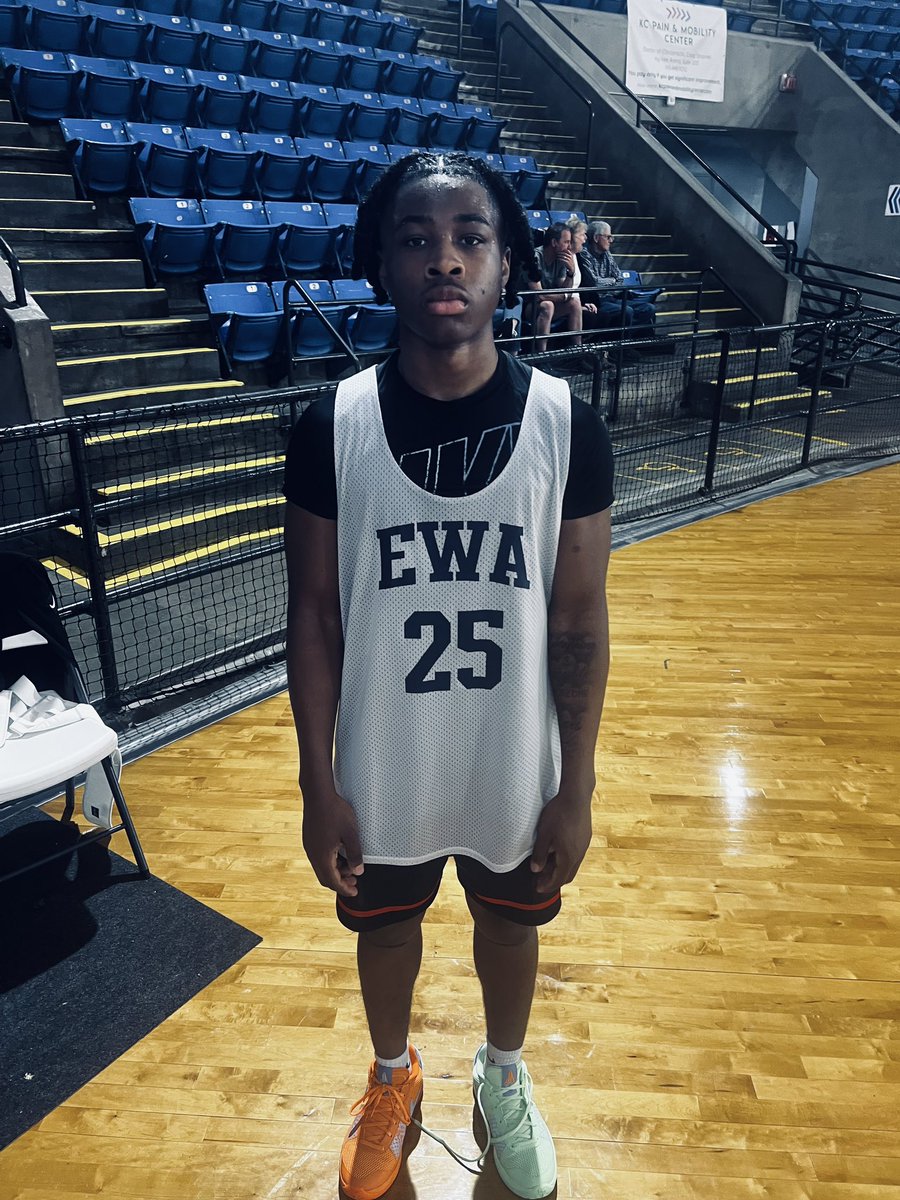 𝐊𝐂 𝐂𝐥𝐚𝐬𝐬𝐢𝐜 𝐃𝐚𝐲 𝟐 𝐒𝐭𝐚𝐧𝐝𝐨𝐮𝐭𝐬

‘26 Triston Daniels
EWA Austin 16U