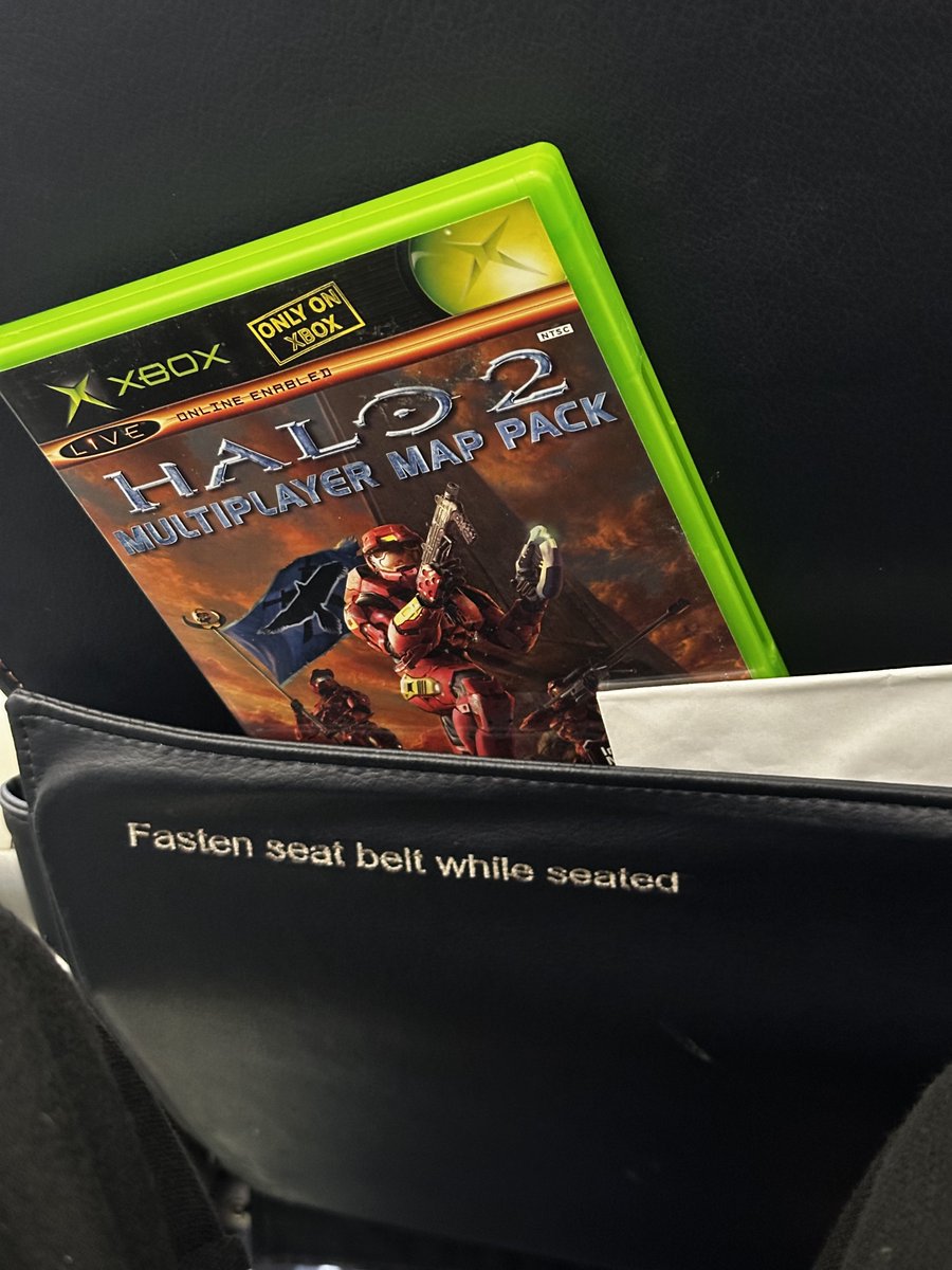 Fuck it, Halo 2 map pack on da plane.