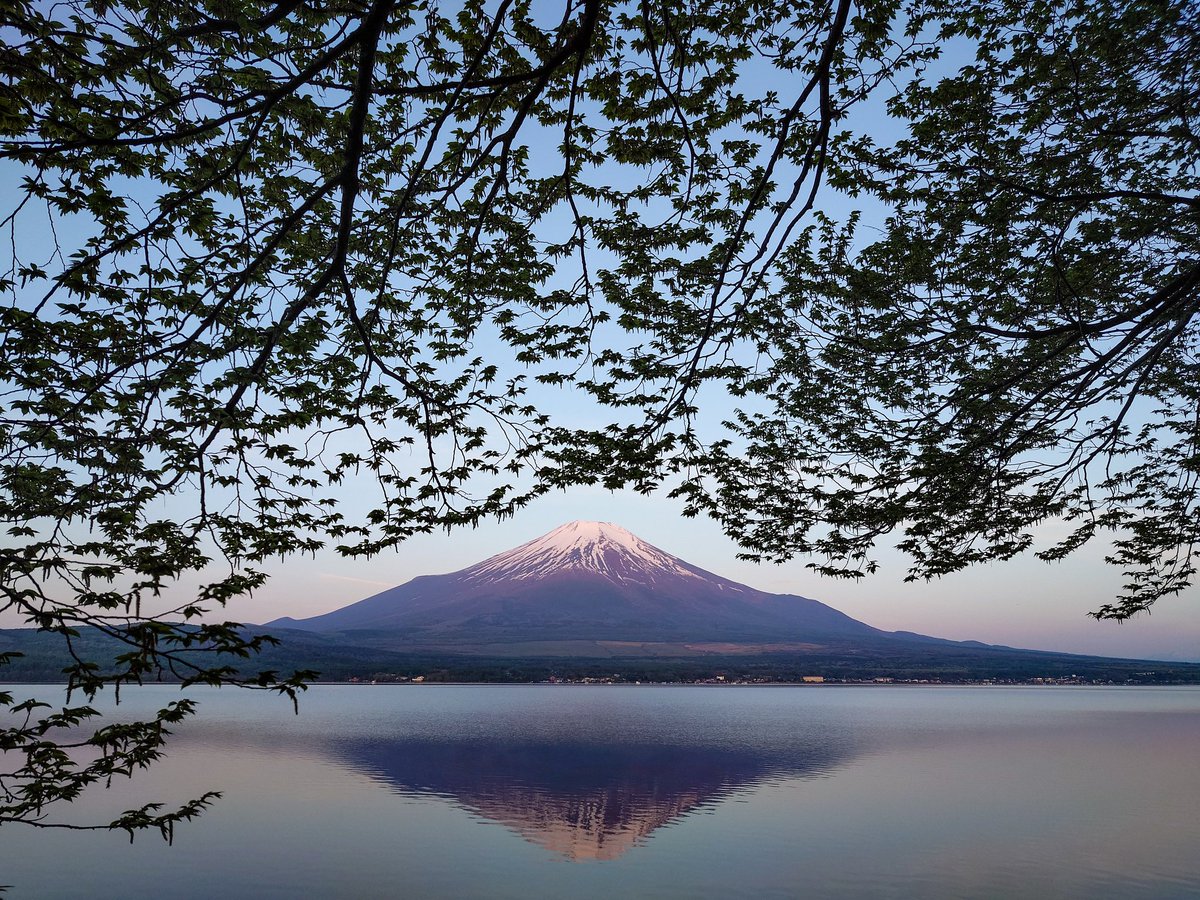 #おはよう富士山 。
今日もいい天気。
#mtfuji #富士山 #山中湖 #fujisan #イマソラ #イマフジ #富士山と山中湖 #ゴールデンウィーク #逆さ富士 #行楽日和