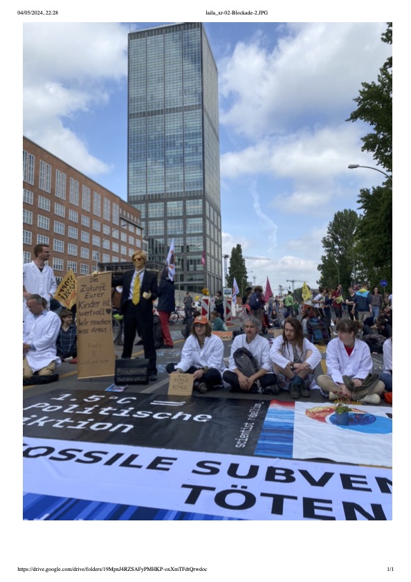 Berlin another town were today 4 of May people were asking to stop fossil subsidies. Union on climate justice is a coalition of movements which is organising a campaign all over Europe. #stopfossilsubsidies