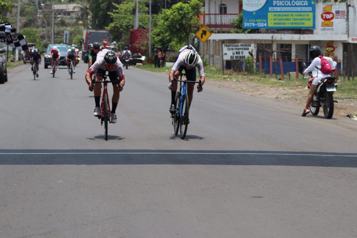 #VBandrab2024🇬🇹🚴‍♂️
#EscarabajosXElMundo🇨🇴🚴‍♂️

Jonathan Caicedo de #Petrolike ratificando el poderío en la Vuelta @BANTRAB, gana la cuarta etapa, es líder general y de la montaña.

Clasificación Completa Aquí ⤵️

…sificacionesdelciclismocolombiano.com/3-vuelta-bantr…

📸 FGC