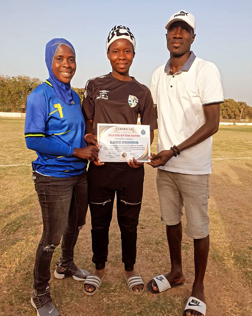 PRESENTATION OF CERTIFICATE - PLAYER OF THE MATCH 

Mr. Lamin Jobe, on behalf of the board and management of the club, presents a certificate of achievement to Lucy Prerra. 

#JogOnLionessFC #TheLioness #Gambia #women #football #WomenFootball