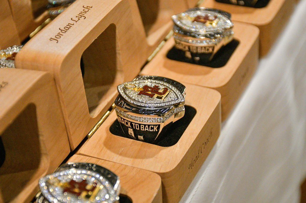 Mount Carmel High’s championship rings. Guess they needed taxpayer dollars for this through ‘invest in kids’ @JuanRangel ?