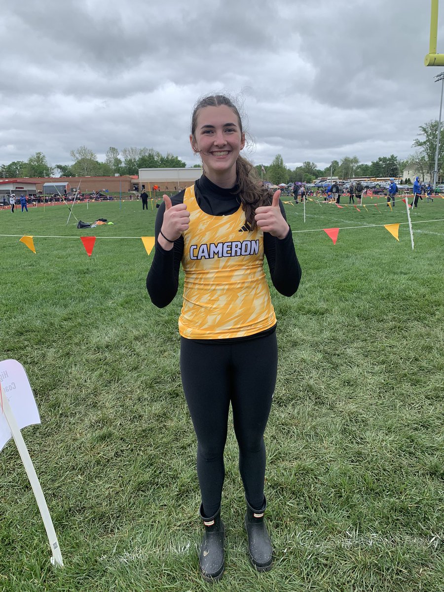 Isabel Robinson is moving onto Sectionals is TWO EVENTS!! She took 4th in the discus and 3rd in the shot put!! #BigDawg 🦴💪🏻